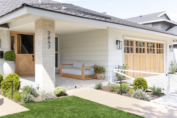 Incorporating Functionality into Your Front Yard Design